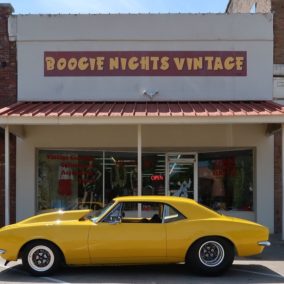 Meet your Posher's John & Carrie - Picture 2 of 7